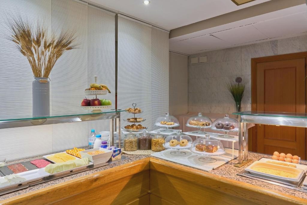 Hotel en pleno centro de Granada con desayunos - Porcel Navas