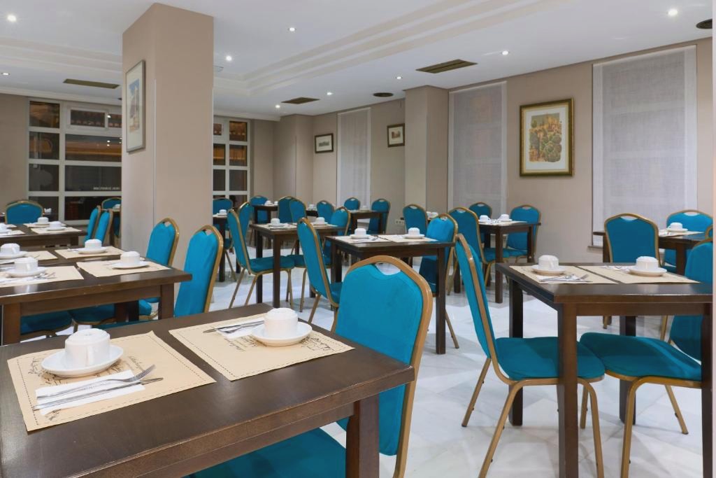 Hotel en pleno centro de Granada con desayunos