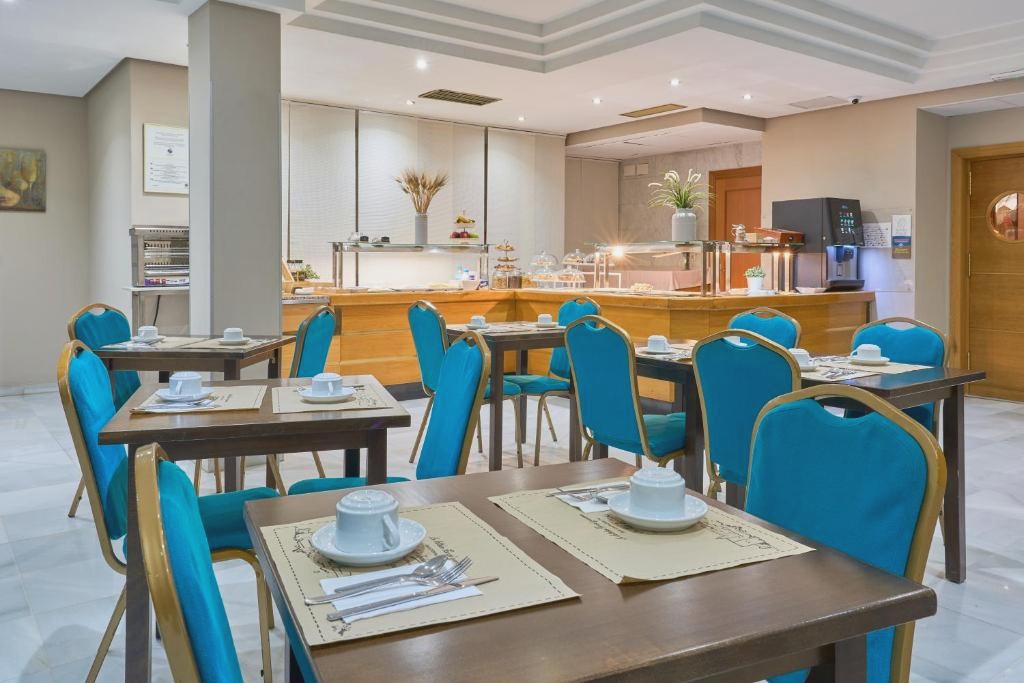 Hotel en pleno centro de Granada con desayunos - Porcel Navas