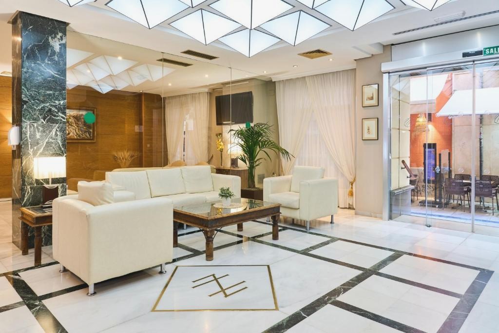 Hotel en pleno centro de Granada con desayunos - Porcel Navas