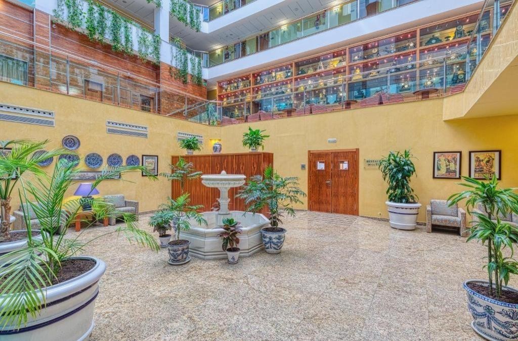 Granada a tu alcance: confort y elegancia 4*