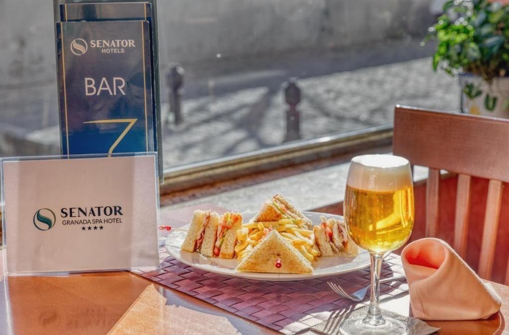 Granada a tu alcance: confort y elegancia 4*