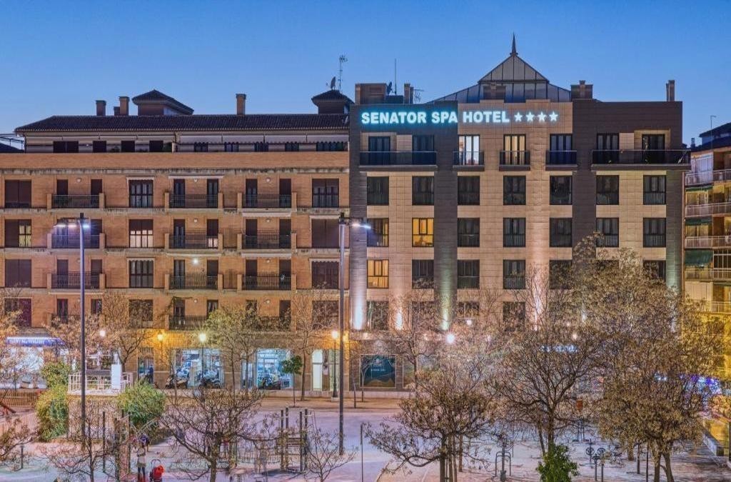 Granada a tu alcance: confort y elegancia 4*