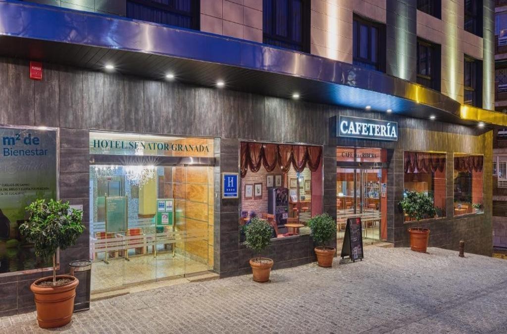 Granada a tu alcance: confort y elegancia 4* - Senator Granada Lifestyle Collection