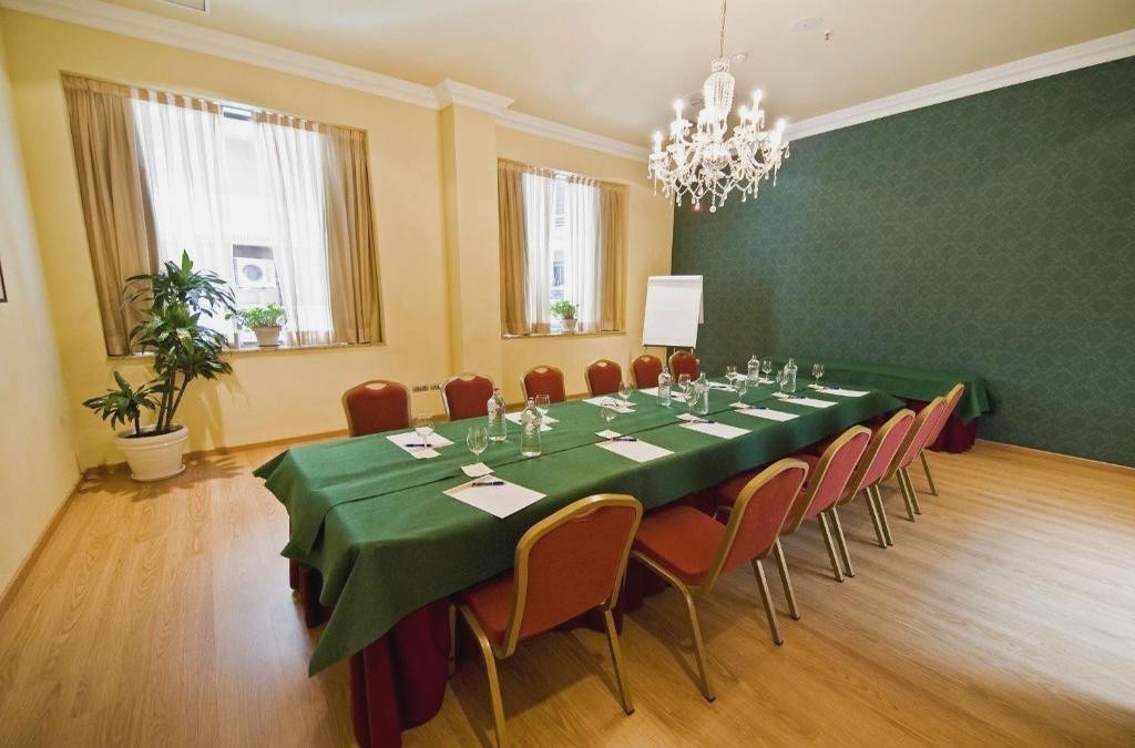 Granada a tu alcance: confort y elegancia 4* - Senator Granada Lifestyle Collection
