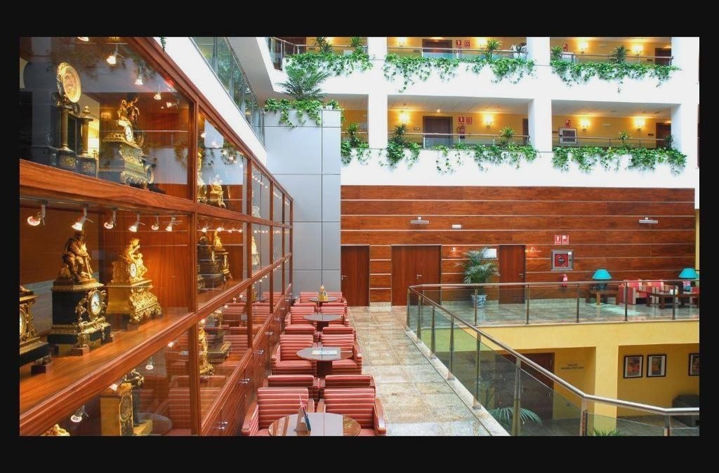 Granada a tu alcance: confort y elegancia 4* - Senator Granada Lifestyle Collection