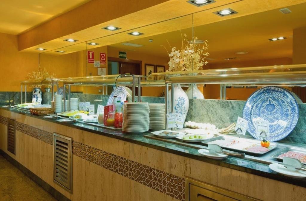 Granada a tu alcance: confort y elegancia 4* - Senator Granada Lifestyle Collection