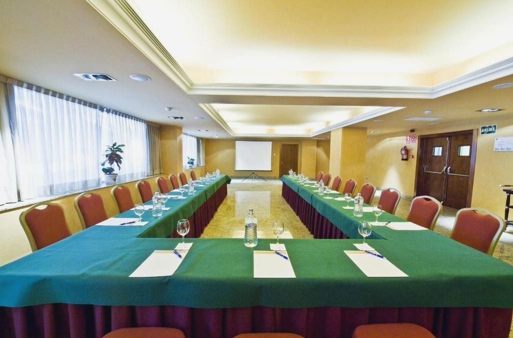 Granada a tu alcance: confort y elegancia 4* - Senator Granada Lifestyle Collection