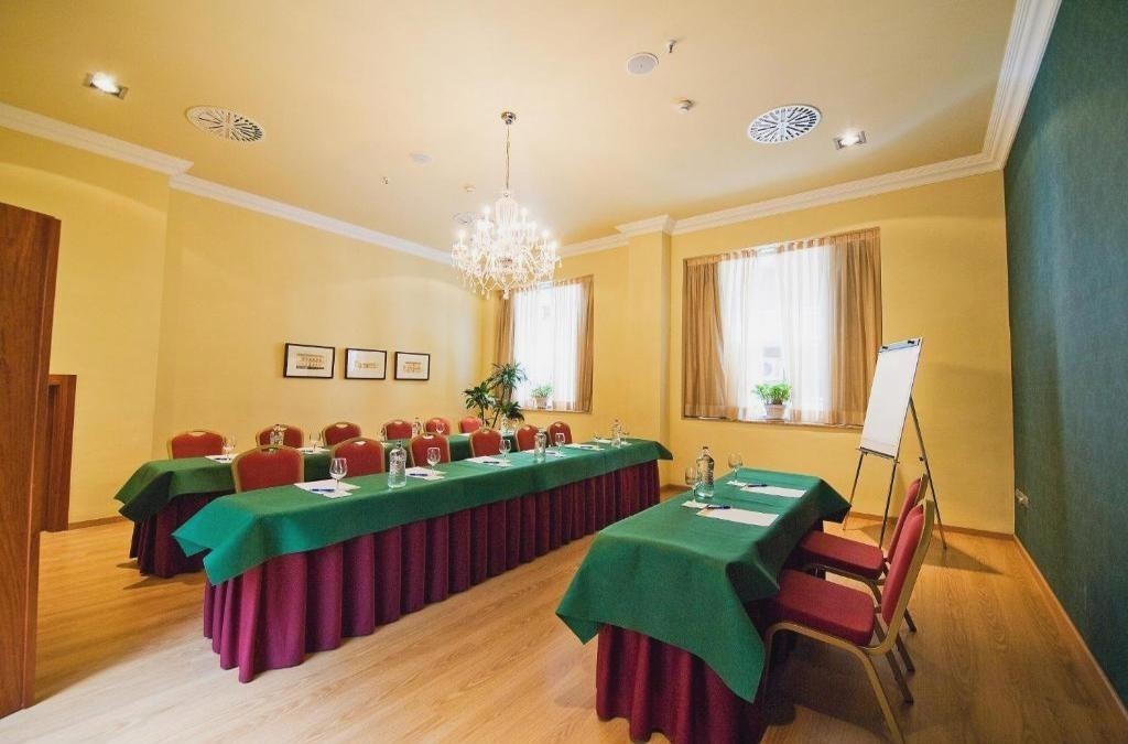 Granada a tu alcance: confort y elegancia 4* - Senator Granada Lifestyle Collection
