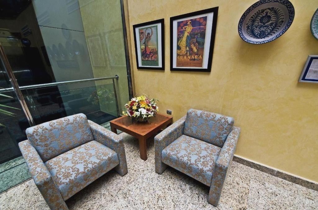 Granada a tu alcance: confort y elegancia 4* - Senator Granada Lifestyle Collection