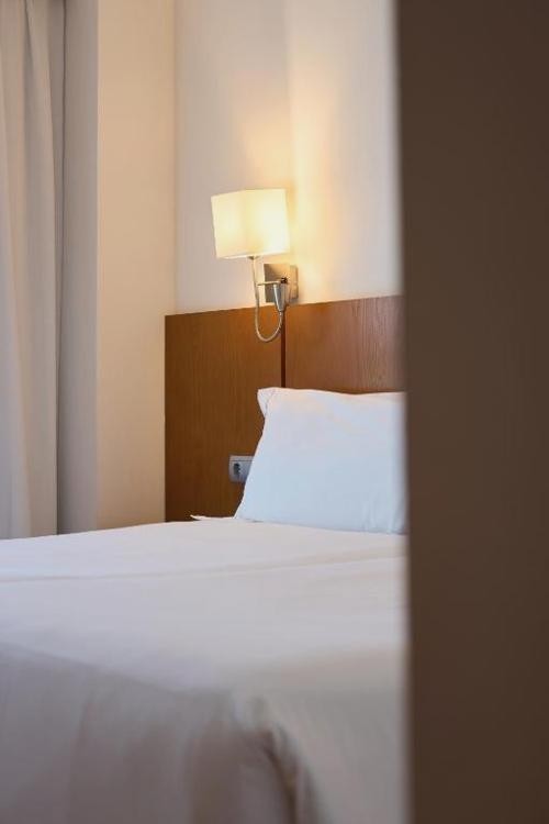 Granada a tu alcance: confort y elegancia 4* - Senator Granada Lifestyle Collection