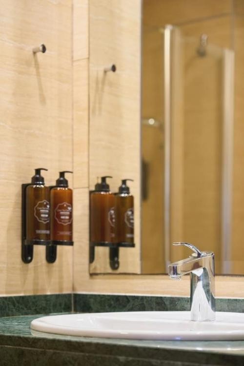Granada a tu alcance: confort y elegancia 4* - Senator Granada Lifestyle Collection