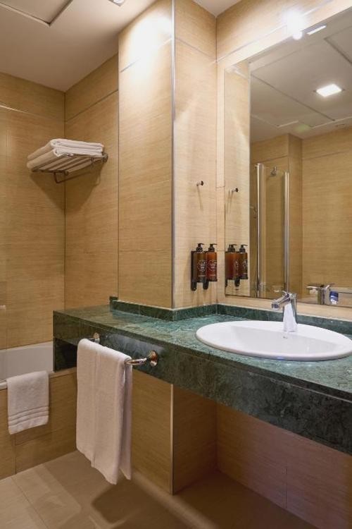 Granada a tu alcance: confort y elegancia 4* - Senator Granada Lifestyle Collection