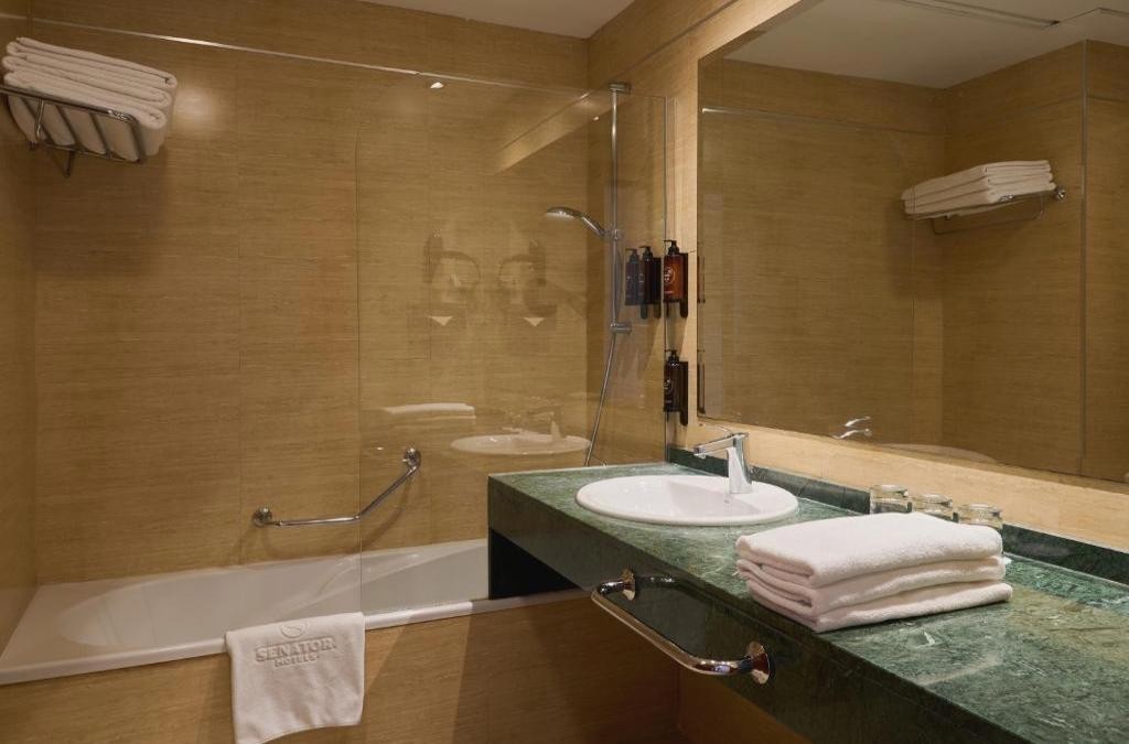 Granada a tu alcance: confort y elegancia 4* - Senator Granada Lifestyle Collection