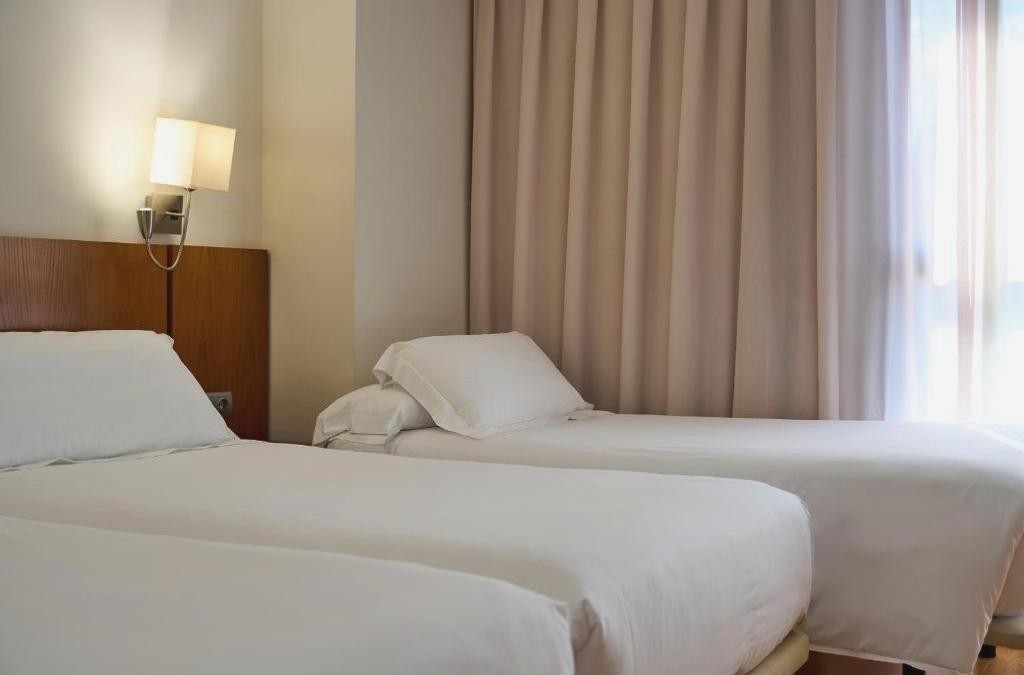 Granada a tu alcance: confort y elegancia 4* - Senator Granada Lifestyle Collection