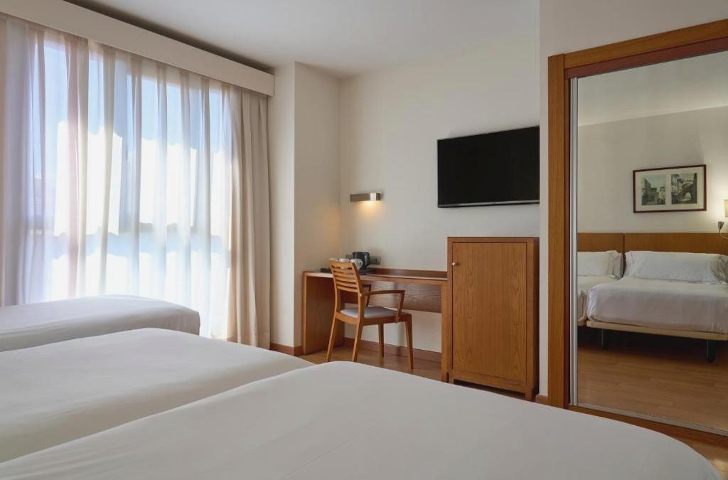 Granada a tu alcance: confort y elegancia 4* - Senator Granada Lifestyle Collection