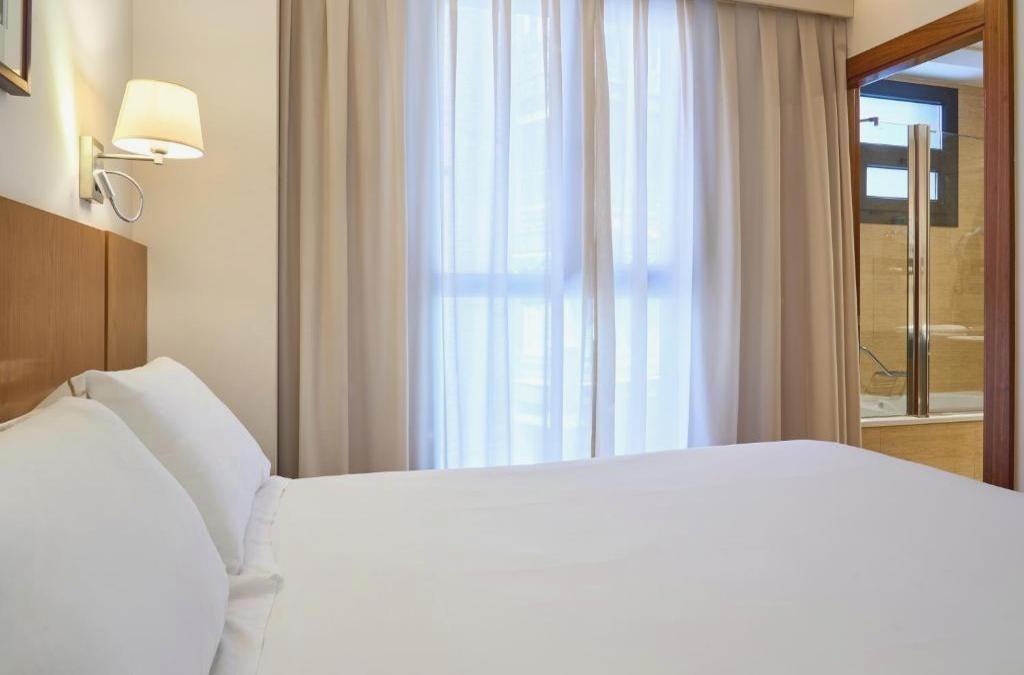 Granada a tu alcance: confort y elegancia 4* - Senator Granada Lifestyle Collection