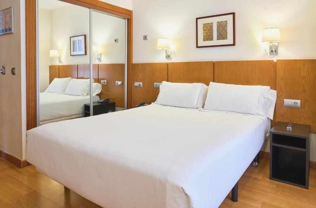 Granada a tu alcance: confort y elegancia 4* - Senator Granada Lifestyle Collection