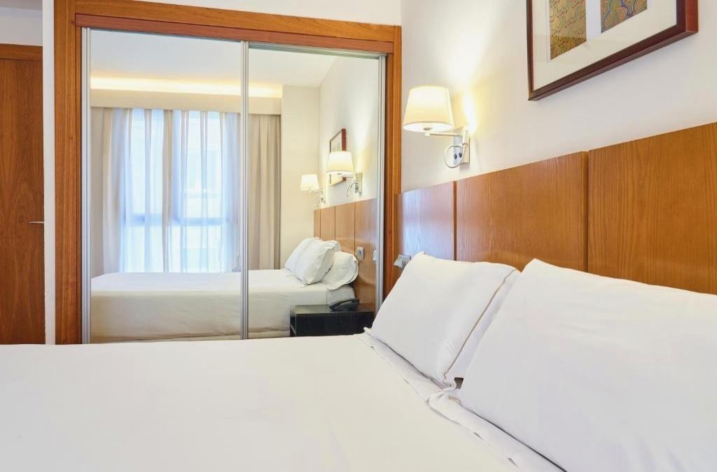 Granada a tu alcance: confort y elegancia 4* - Senator Granada Lifestyle Collection