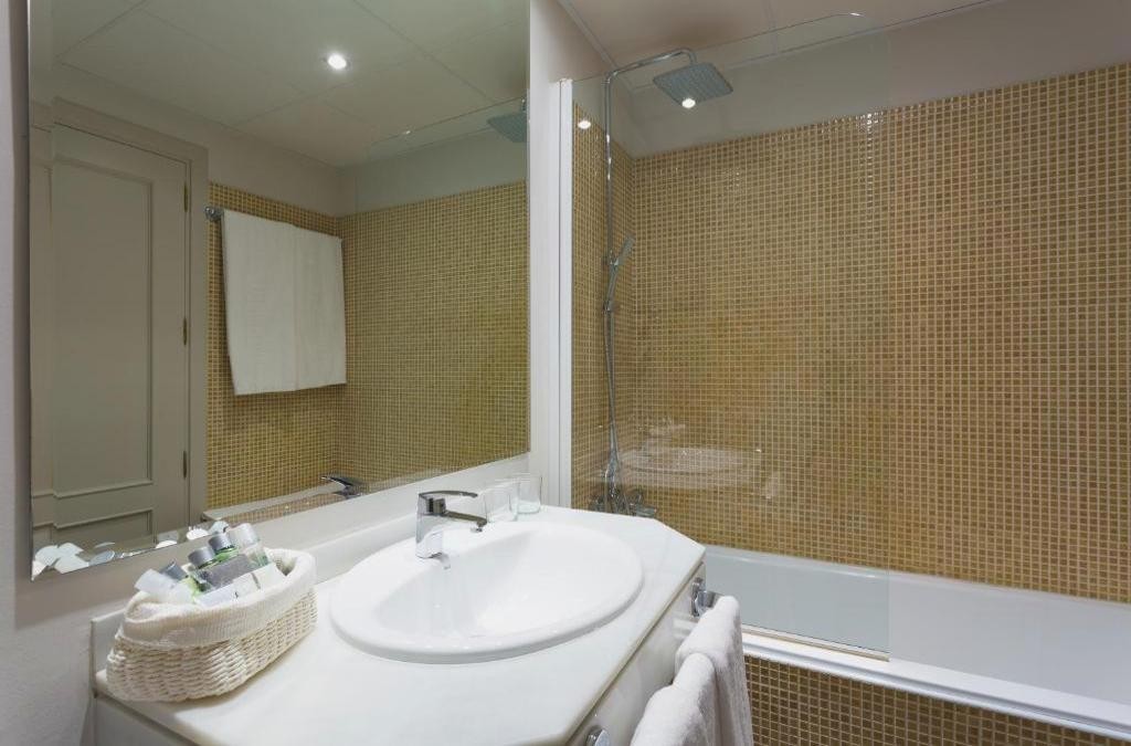Alhambra, tapas y hotel 4*: Granada se vive desde el centro - DWO Urban Granada