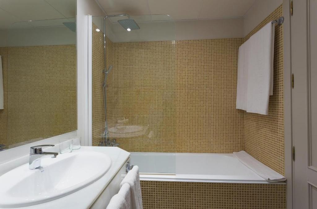 Alhambra, tapas y hotel 4*: Granada se vive desde el centro - DWO Urban Granada