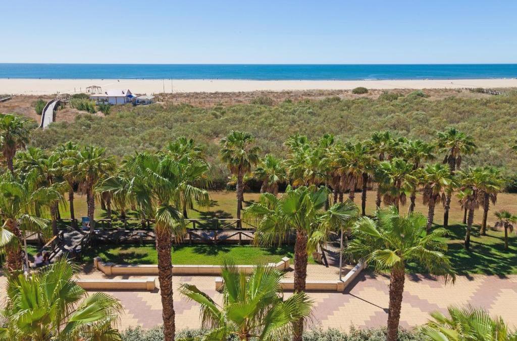 Don't miss it! 4* Hotel in Isla Canela, the perfect holiday for the whole family.