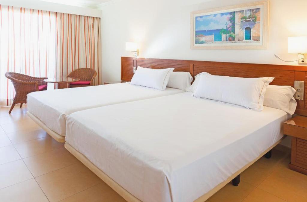Don't miss it! 4* Hotel in Isla Canela, the perfect holiday for the whole family.