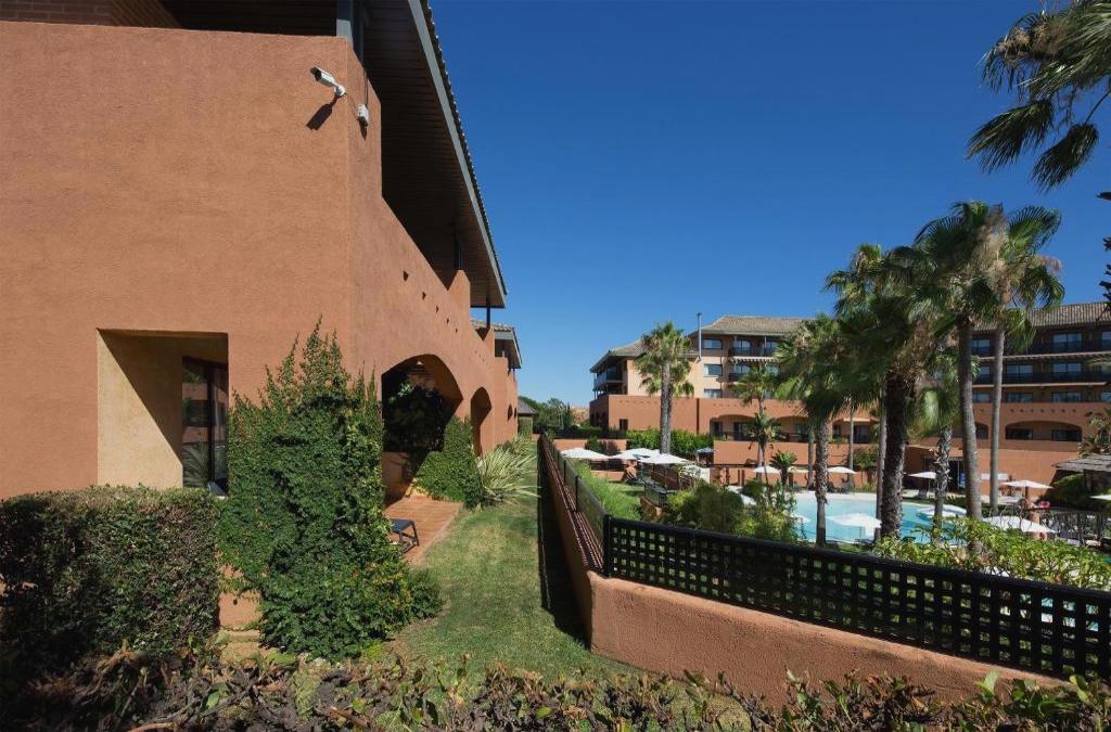 ¡Una escapada para mimarte! Resort 4* en Huelva con wellness ilimitado - DoubleTree by Hilton Islantilla Beach Golf Resort