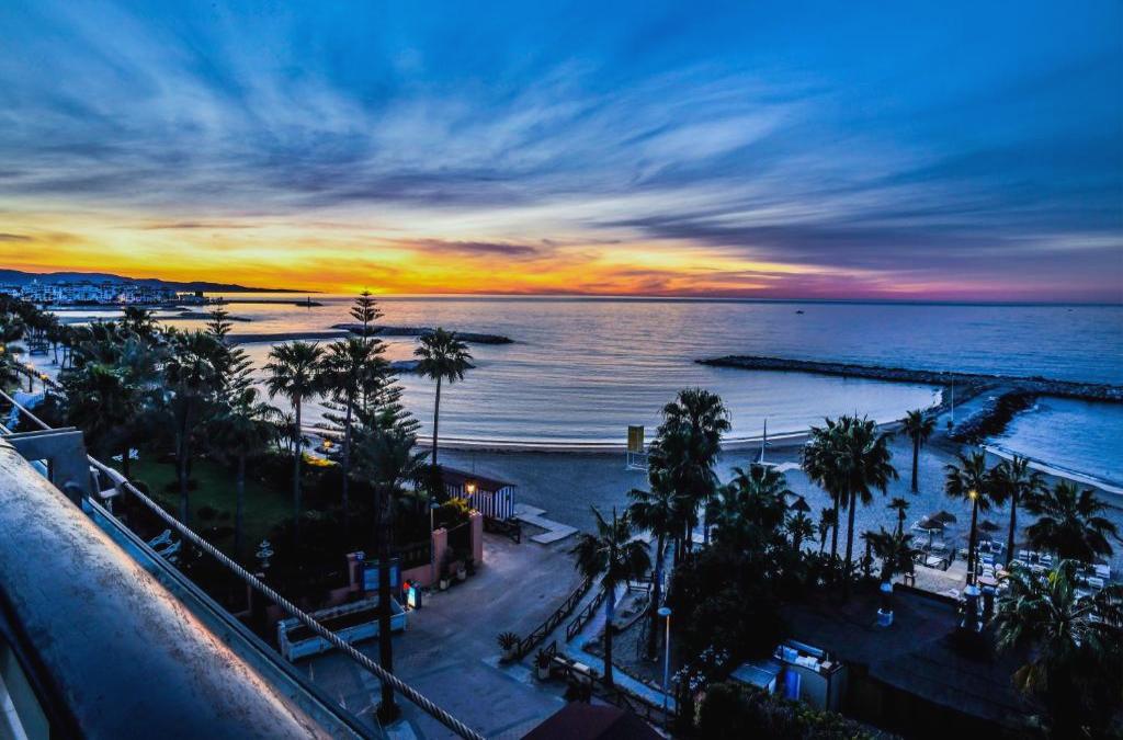 Experience the most exclusive side of Marbella at a 5-star hotel in Puerto Banús