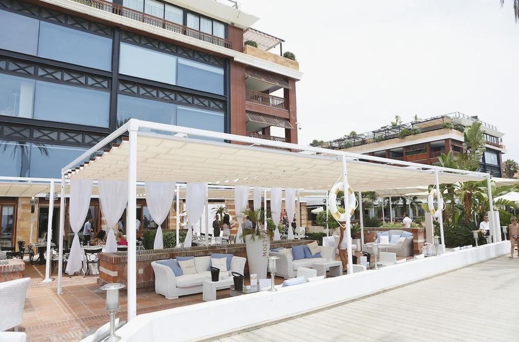 Sun, sea views and pure elegance in Puerto Banús, Marbella