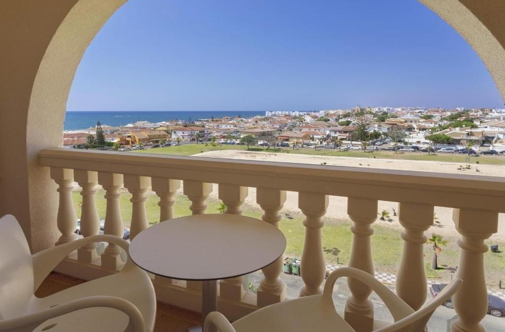 Disfruta de Doñana en hotel 4* con acceso directo a la playa de Matalascañas - Gran Hotel del Coto
