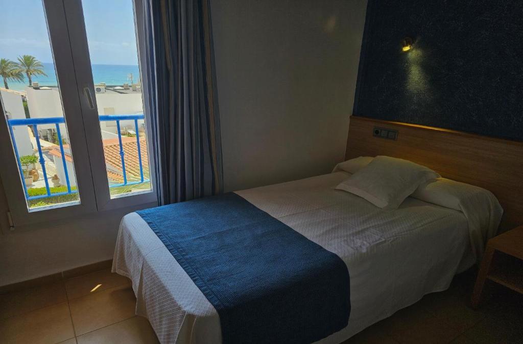Mojácar: Your Sun-Drenched 4* Summer Retreat