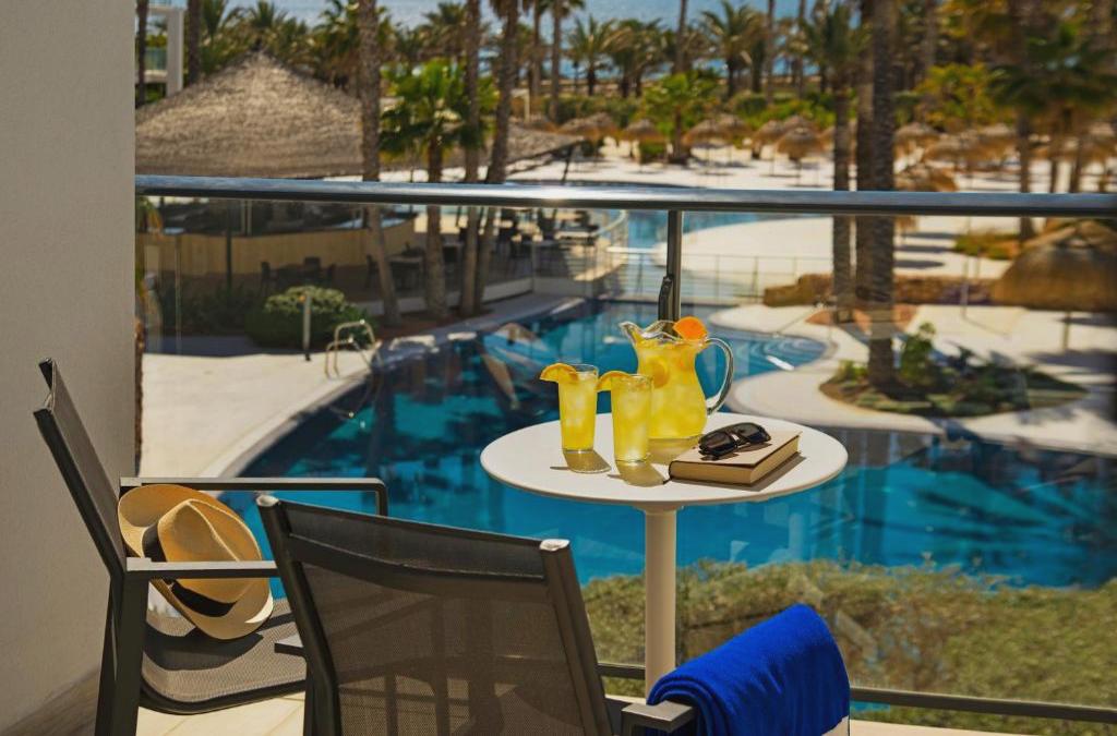 Experiencia de lujo en Cabo de Gata: sol, calma y mar infinito