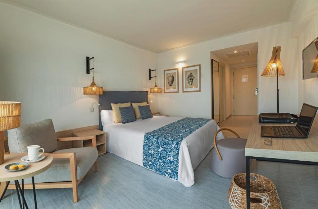 Experiencia de lujo en Cabo de Gata: sol, calma y mar infinito - Hotel Cabogata Jardín