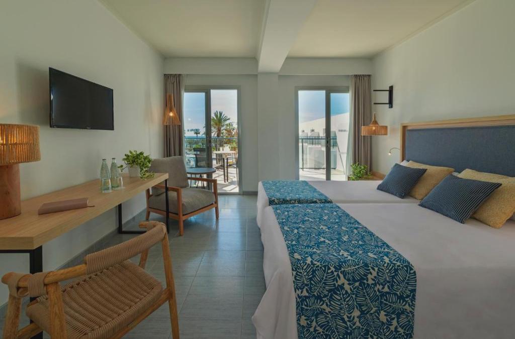 Experiencia de lujo en Cabo de Gata: sol, calma y mar infinito - Hotel Cabogata Jardín
