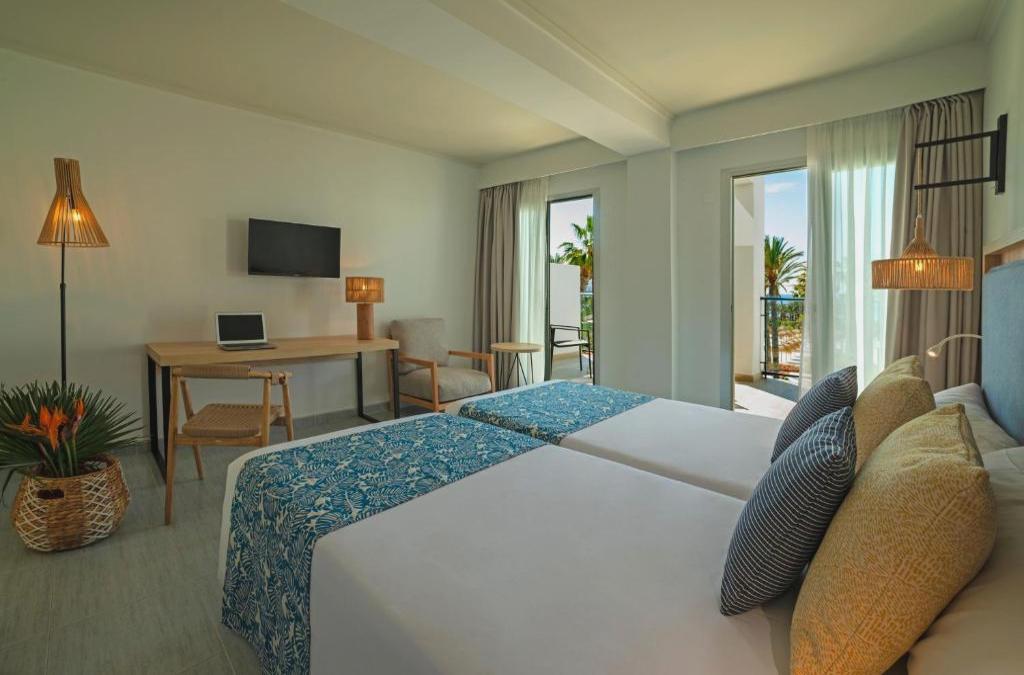 Experiencia de lujo en Cabo de Gata: sol, calma y mar infinito - Hotel Cabogata Jardín