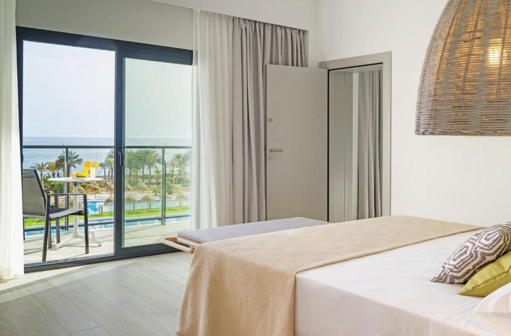 Date el capricho: hotel 5*, lujo y sol infinito Cabo de Gata