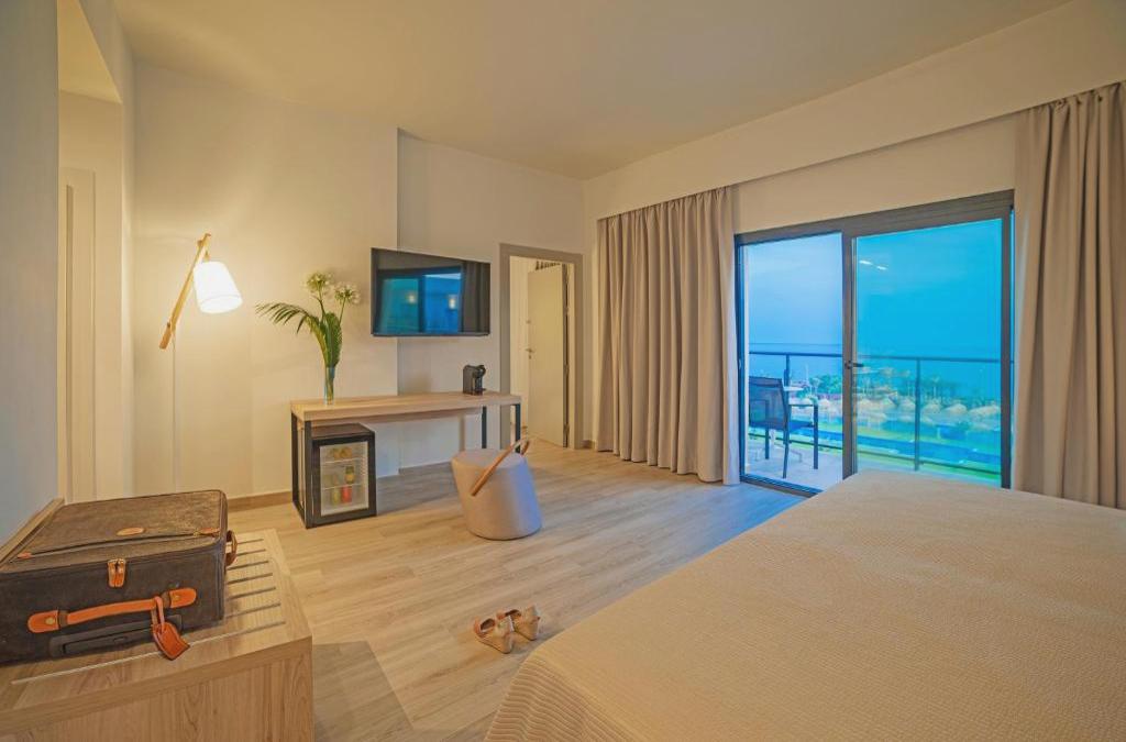 Date el capricho: hotel 5*, lujo y sol infinito Cabo de Gata - Cabogata Beach Hotel & Spa