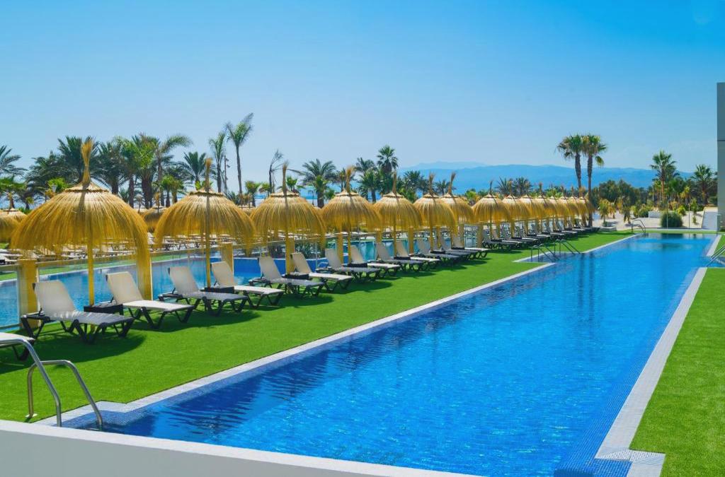 Date el capricho: hotel 5*, lujo y sol infinito Cabo de Gata - Cabogata Beach Hotel & Spa