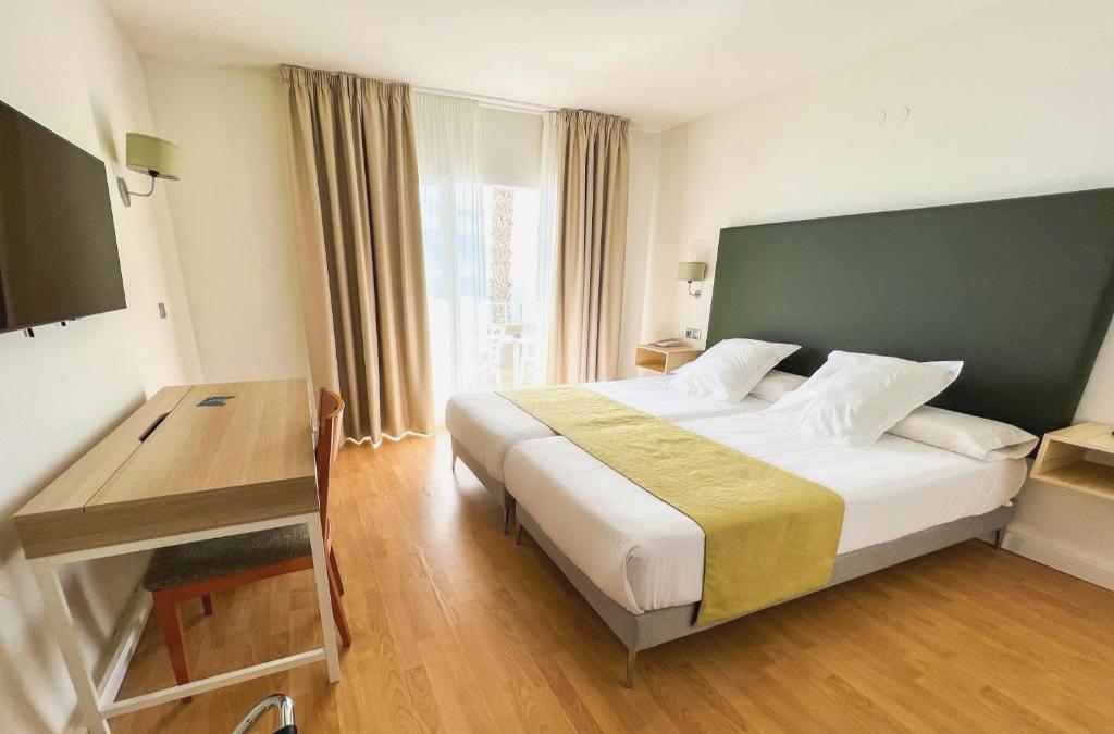 Despiértate frente al Mediterráneo: una escapada 4* en Rincón de la Victoria - FAY Victoria Beach