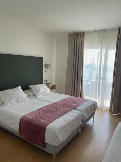 Despiértate frente al Mediterráneo: una escapada 4* en Rincón de la Victoria - FAY Victoria Beach