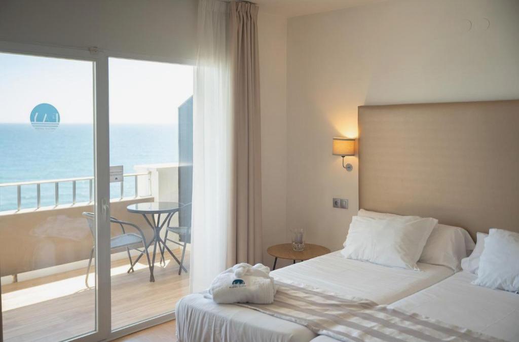 Despiértate frente al Mediterráneo: una escapada 4* en Rincón de la Victoria - FAY Victoria Beach