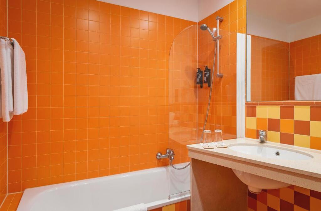 ¡Adelántate! Reserva ya tus vacaciones 2026 en hotel 4* (Roquetas de Mar)