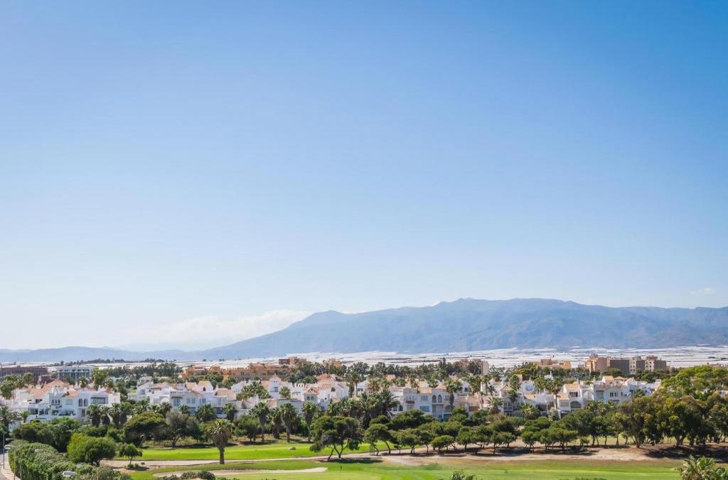 ¡Adelántate! Reserva ya tus vacaciones 2026 en hotel 4* (Roquetas de Mar)