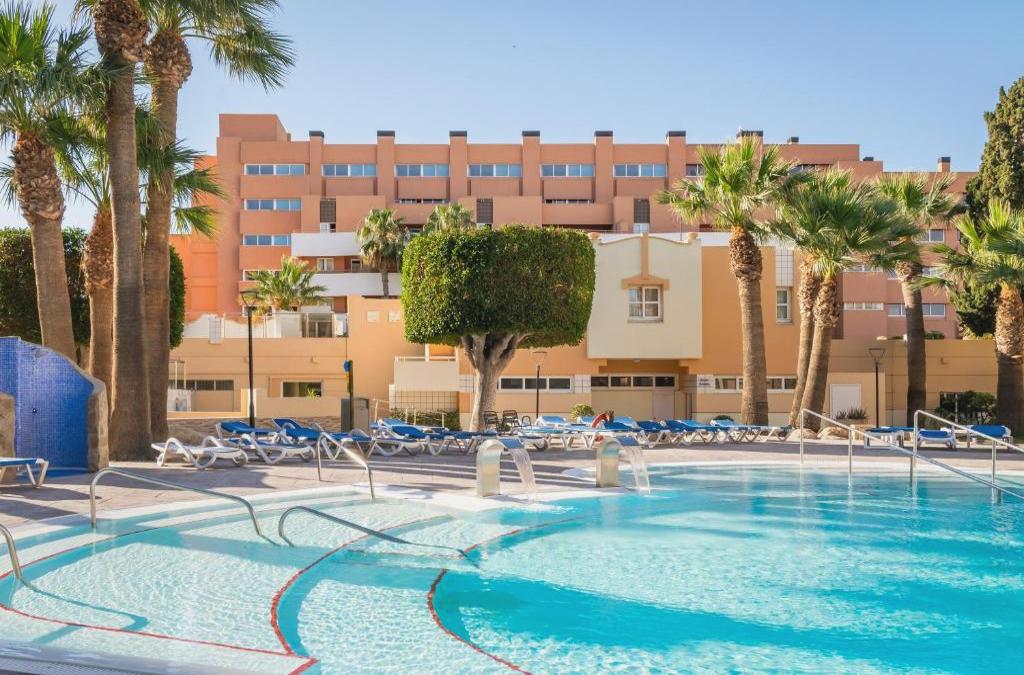 ¡Adelántate! Reserva ya tus vacaciones 2026 en hotel 4* (Roquetas de Mar)