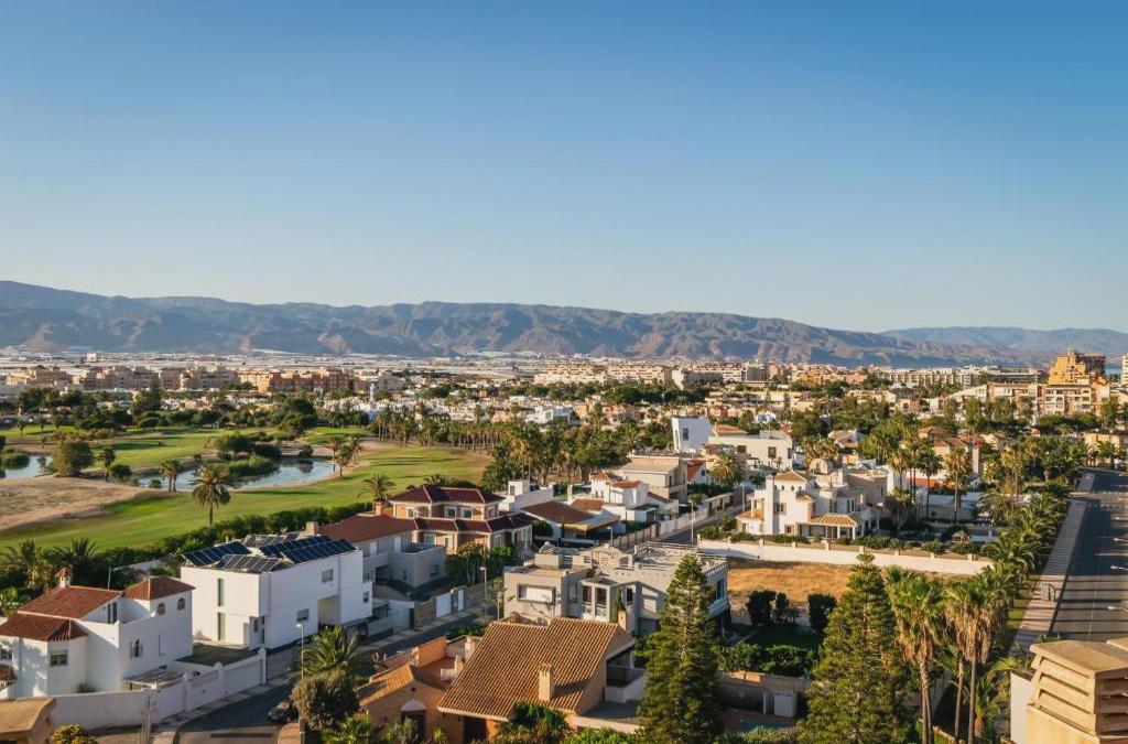 ¡Adelántate! Reserva ya tus vacaciones 2026 en hotel 4* (Roquetas de Mar) - Alegria Fenix Family