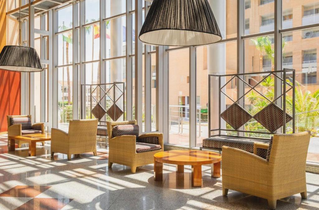 ¡Adelántate! Reserva ya tus vacaciones 2026 en hotel 4* (Roquetas de Mar) - Alegria Fenix Family