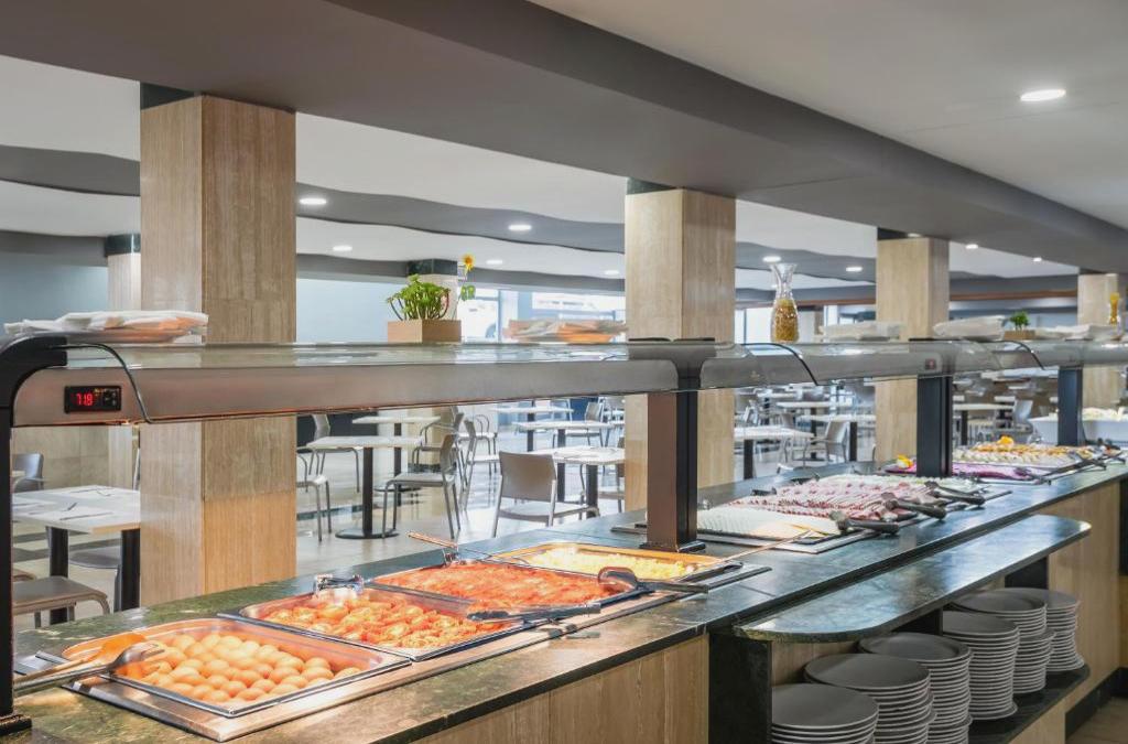 ¡Adelántate! Reserva ya tus vacaciones 2026 en hotel 4* (Roquetas de Mar) - Alegria Fenix Family