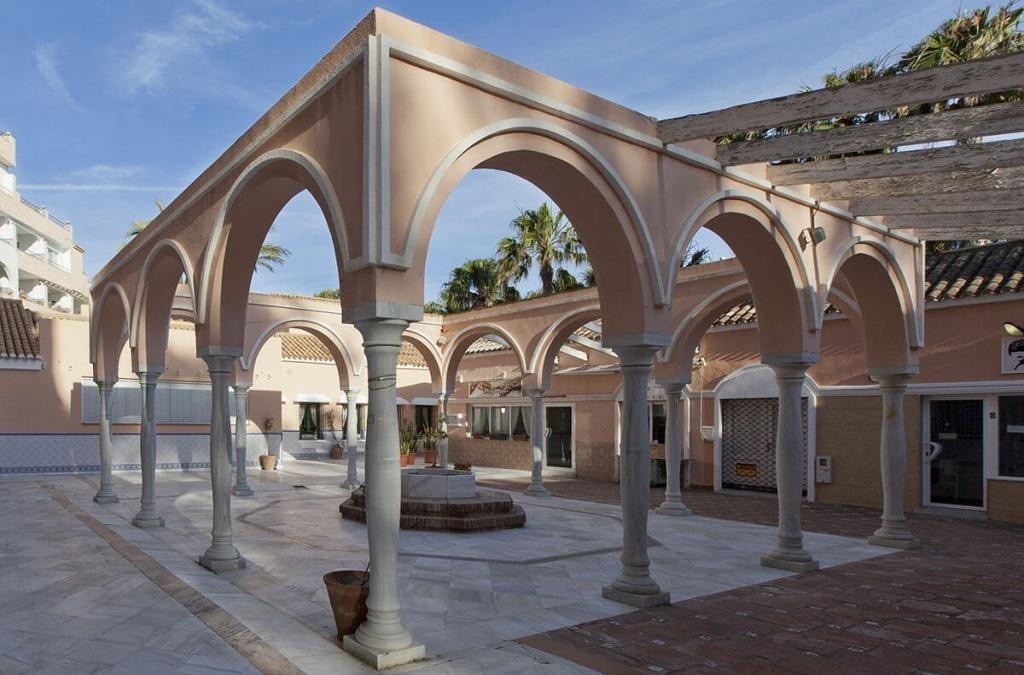 Verão em Roquetas de Mar! Hotel de 4 estrelas com escorregas e diversão garantida