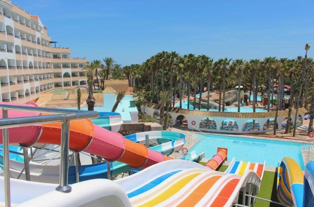 All-Inclusive holidays in Roquetas de Mar! Just 300m from the beach